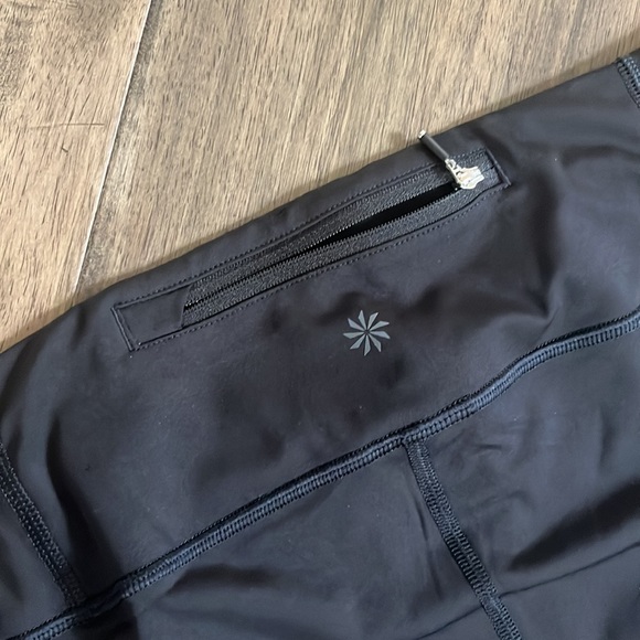 Athleta EUC crop leggings - Picture 5 of 6